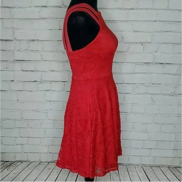 B Darlin Junior's Red Lace Fitted Dress Size 1/2 - Picture 3 of 8